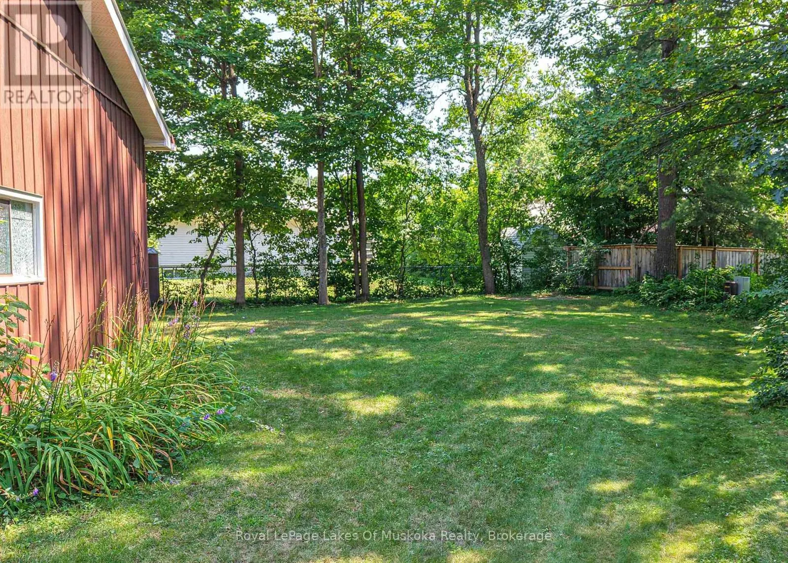 180 LOFTY PINES CRESCENT