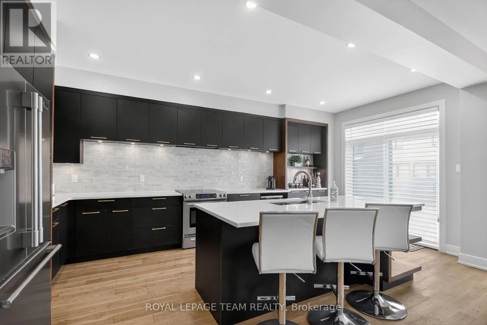 988 BECKTON HEIGHTS