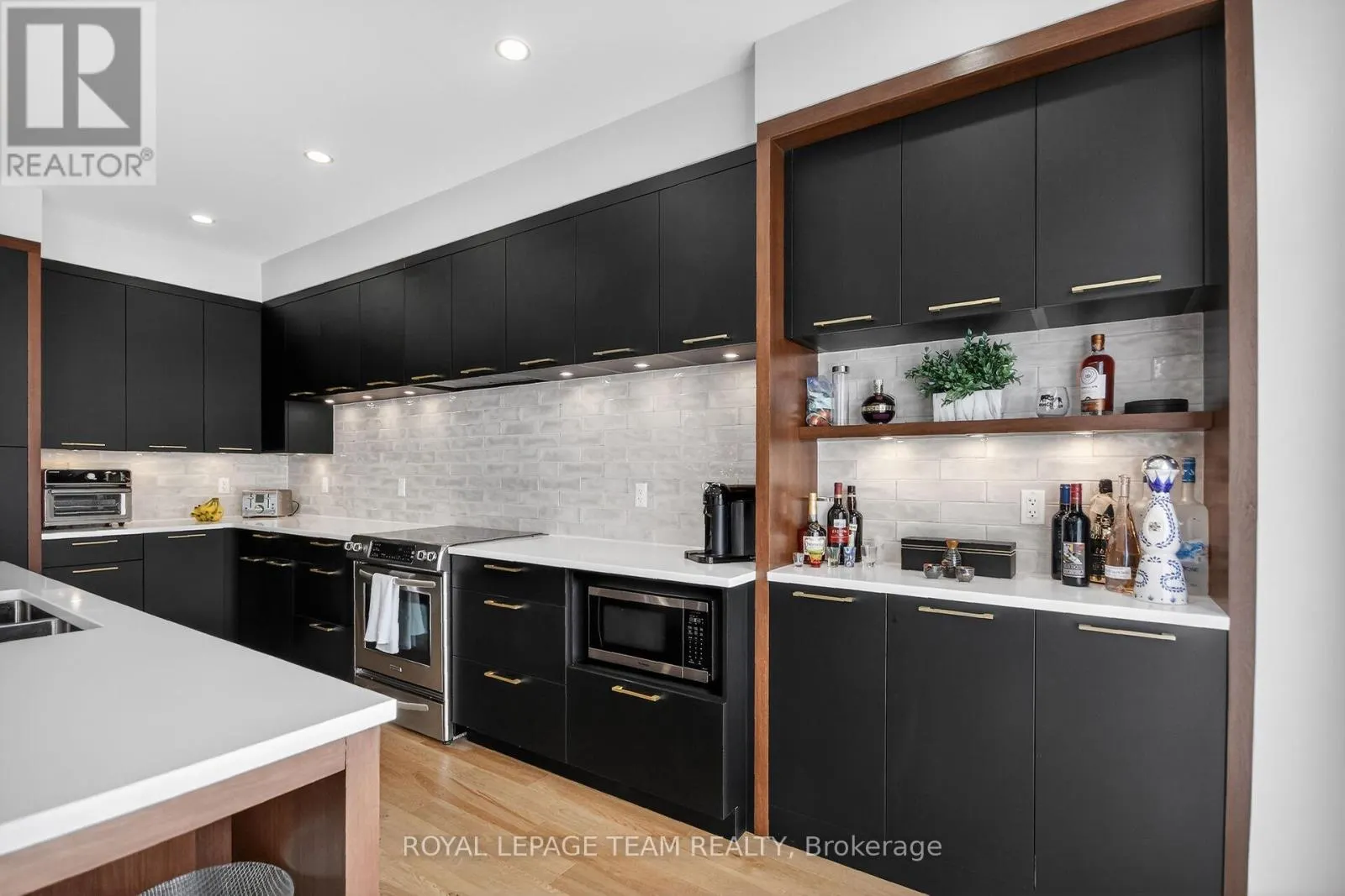 988 BECKTON HEIGHTS