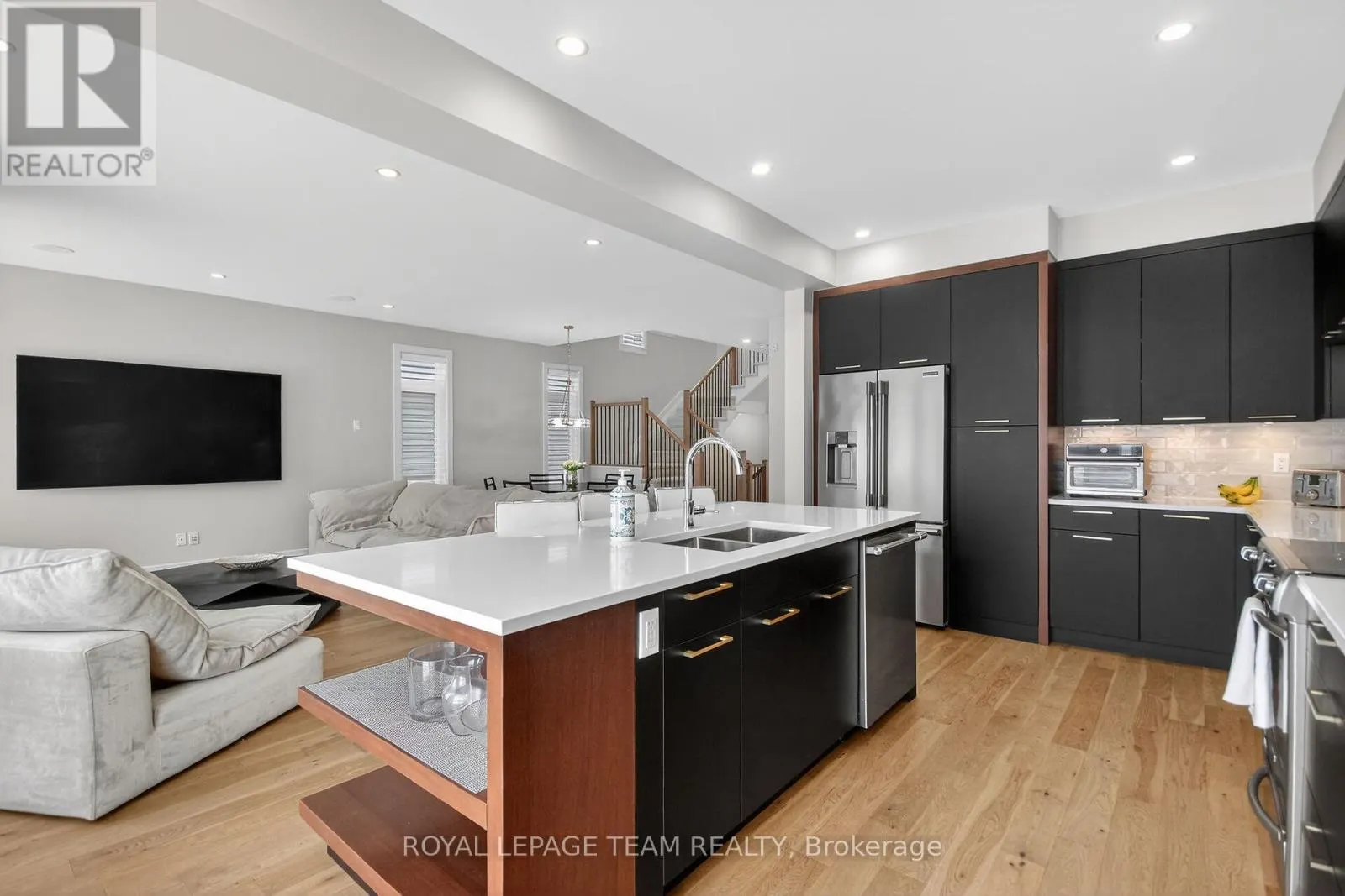 988 BECKTON HEIGHTS