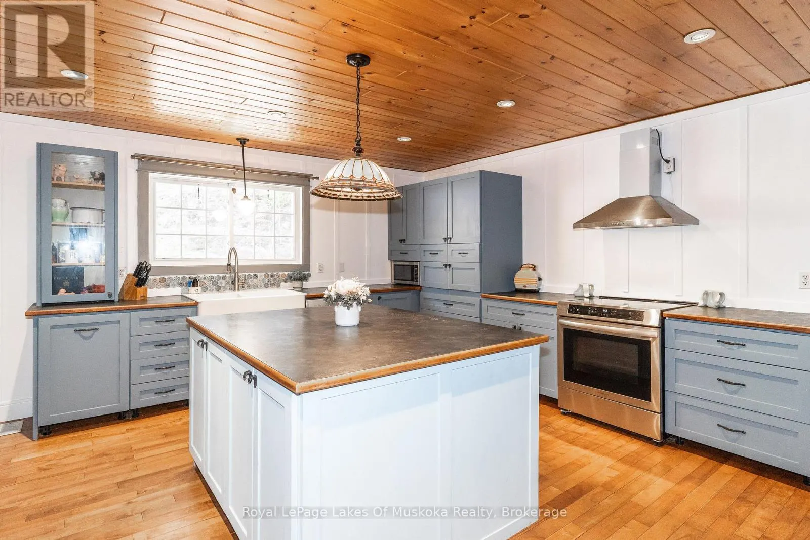 1185 MIRIAM DRIVE