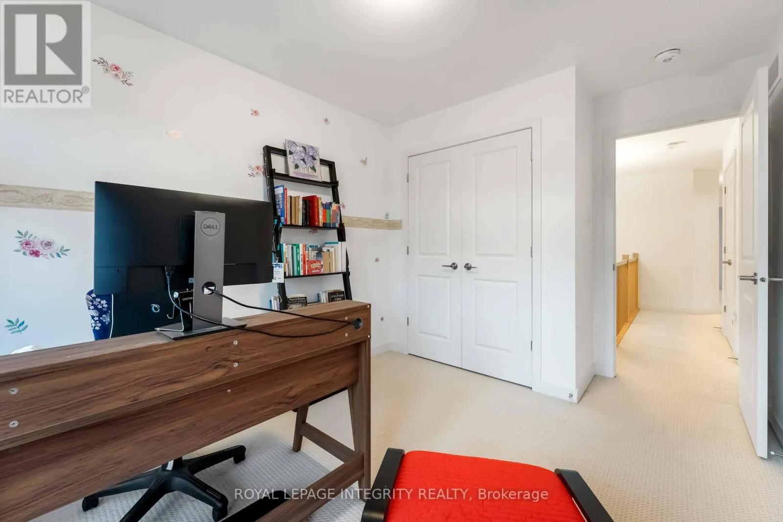221 FINSBURY AVENUE