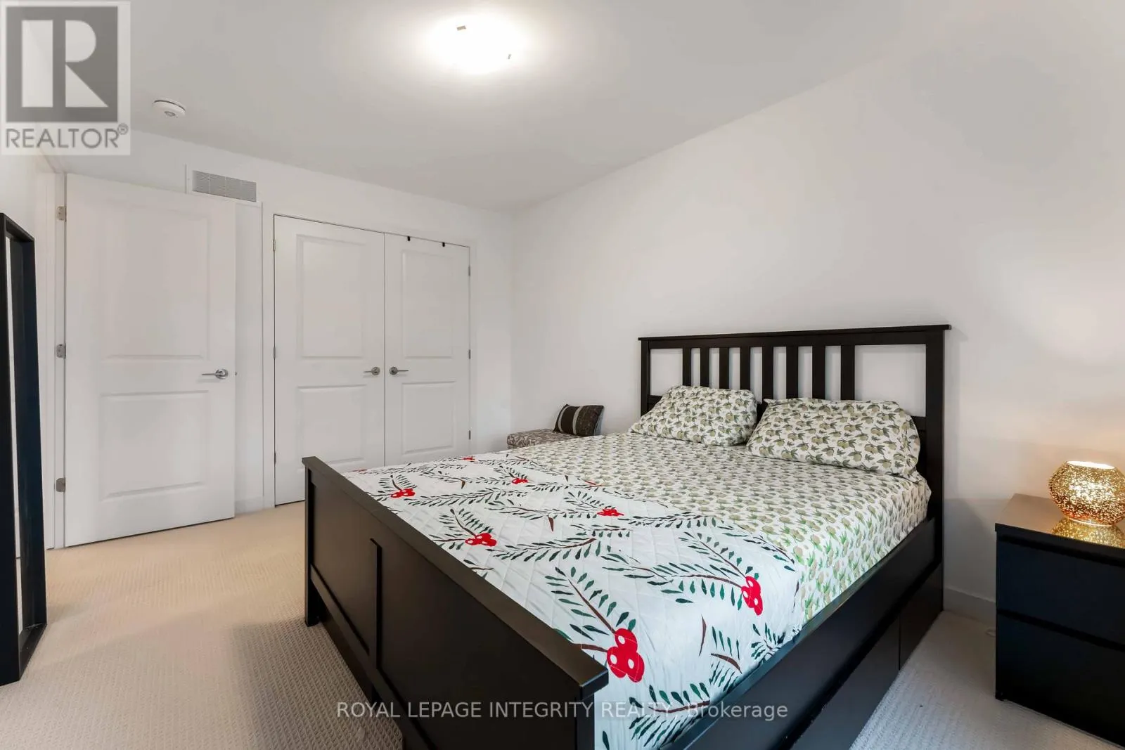 221 FINSBURY AVENUE
