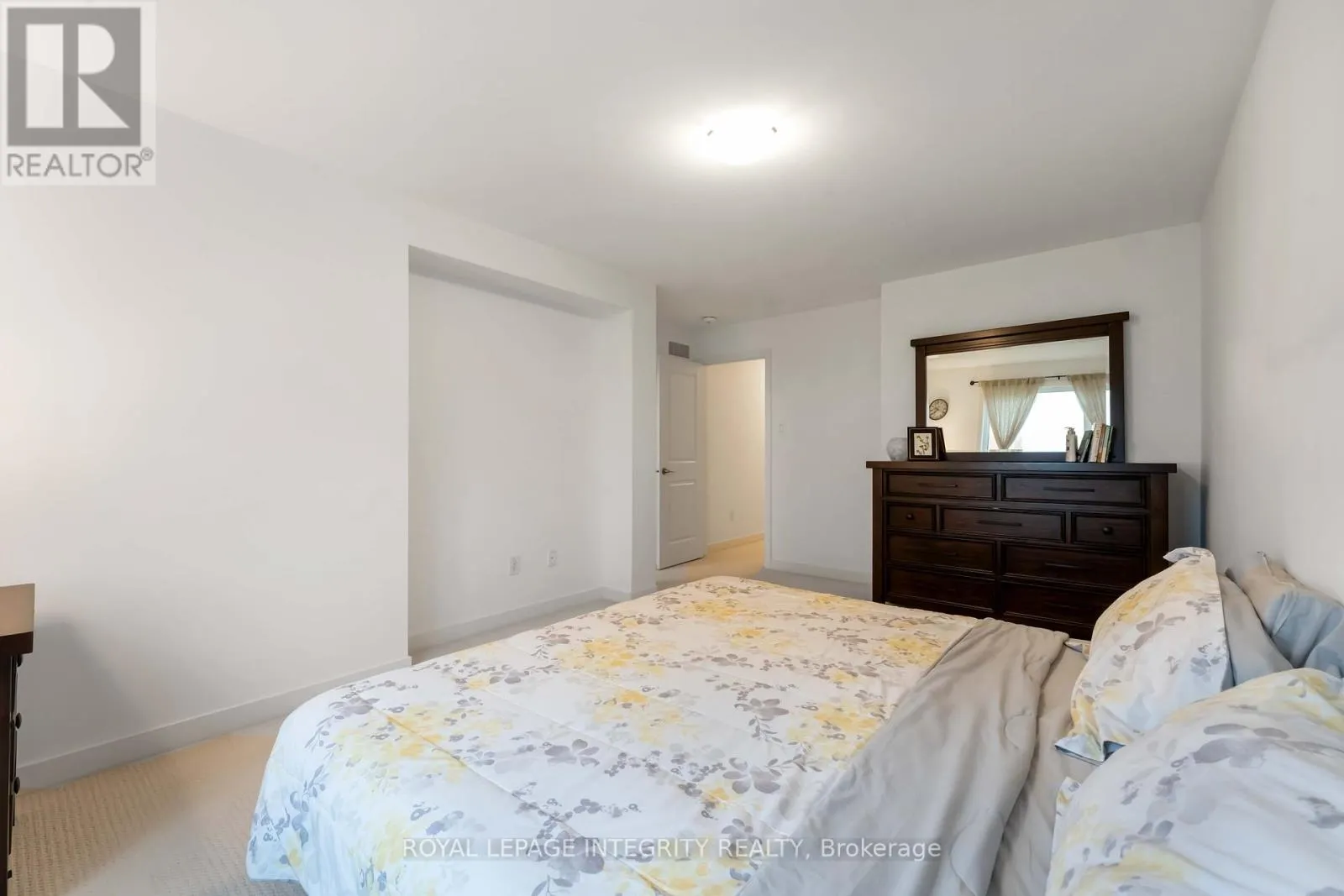 221 FINSBURY AVENUE