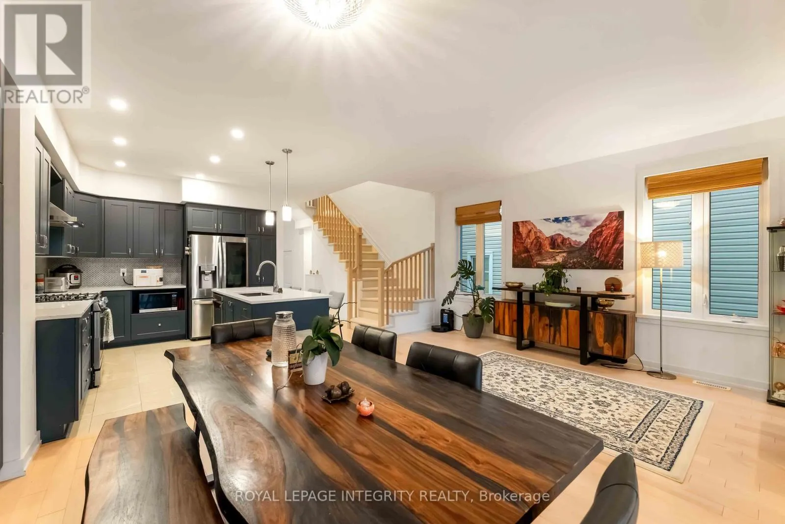 221 FINSBURY AVENUE