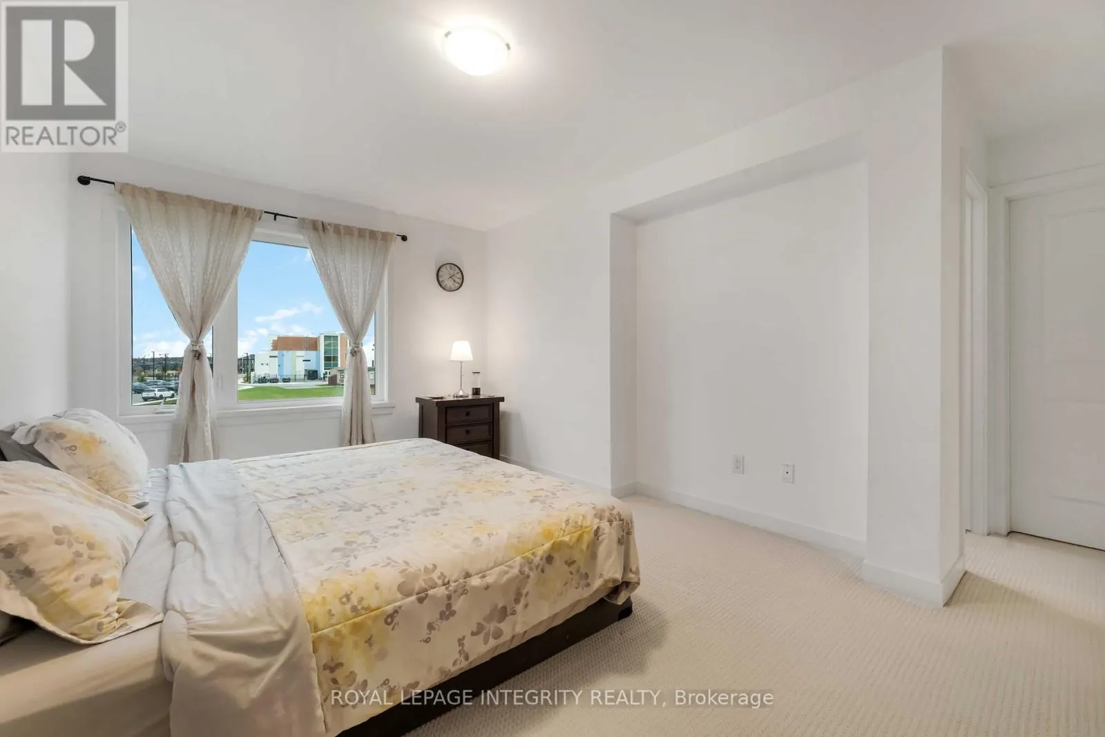 221 FINSBURY AVENUE