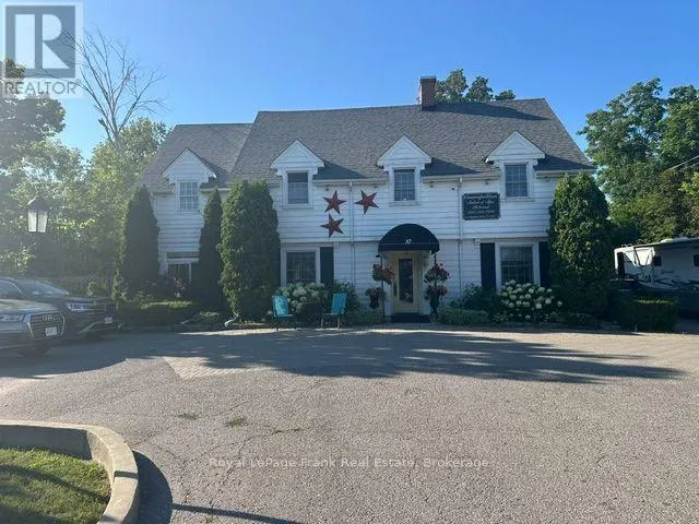 10 KING STREET E