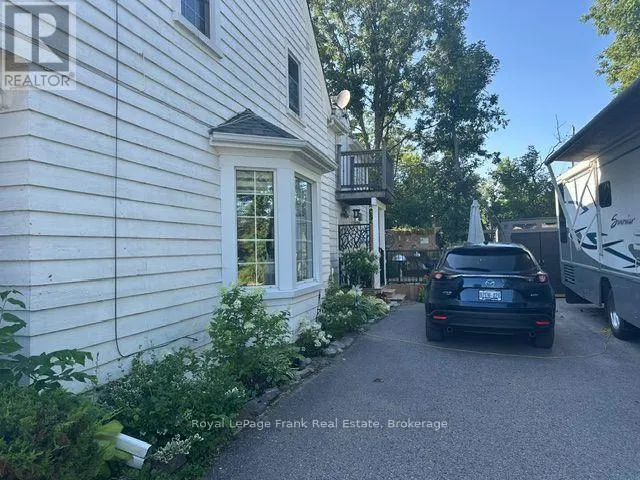 10 KING STREET E