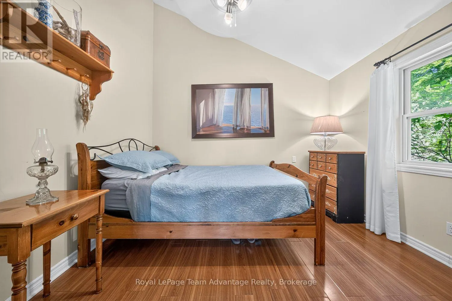 9 - 7 SILVER POINT ROAD #9