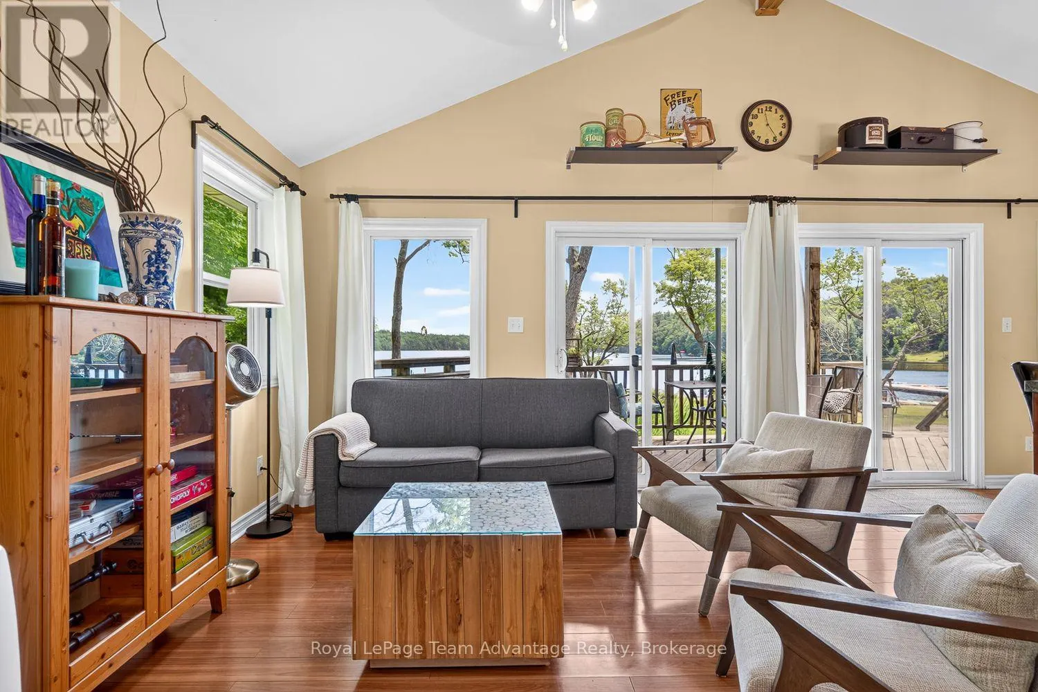 9 - 7 SILVER POINT ROAD #9