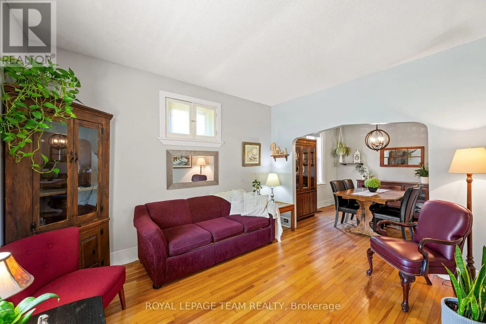6215 ABBOTT STREET W