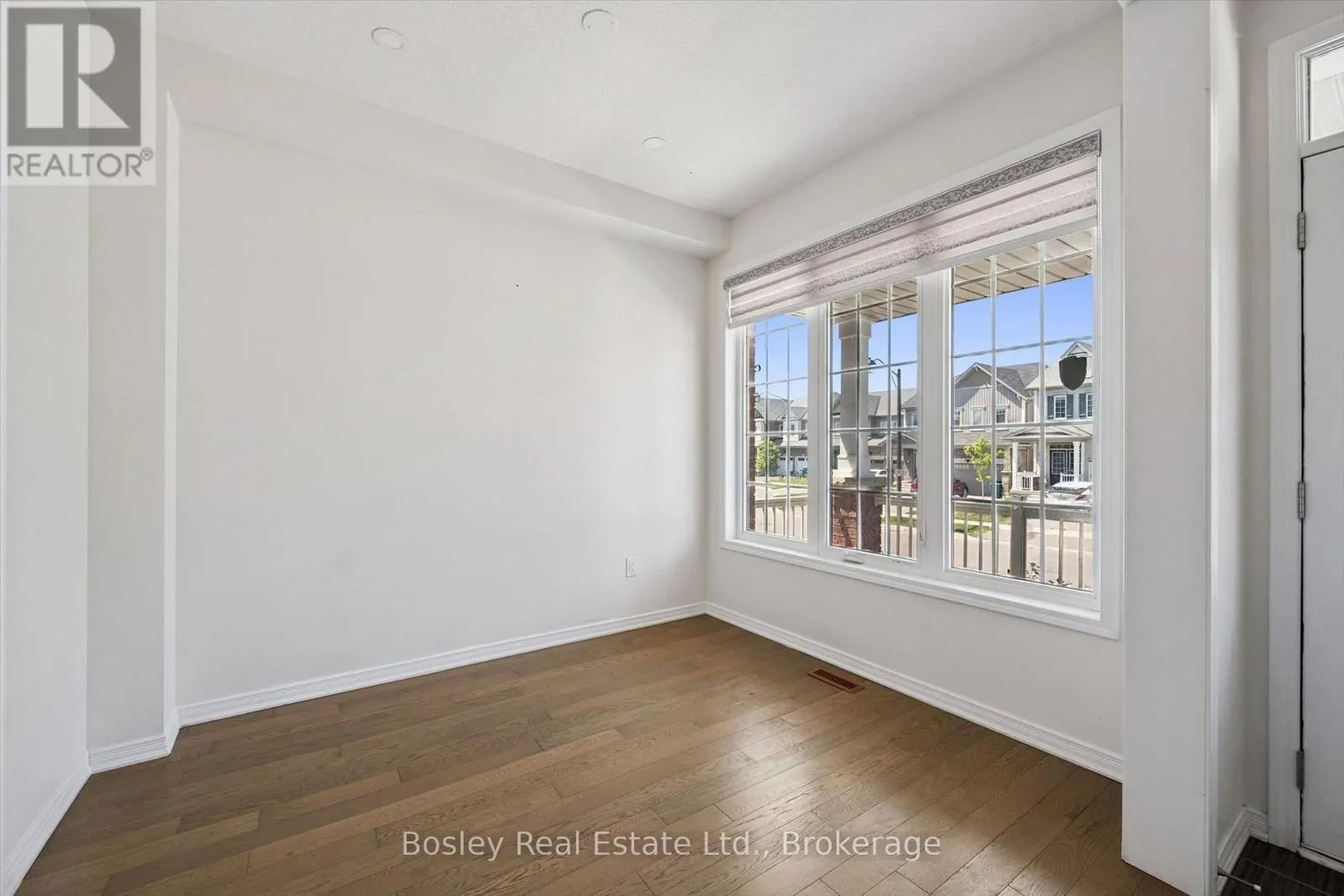 219 DOLMAN STREET W