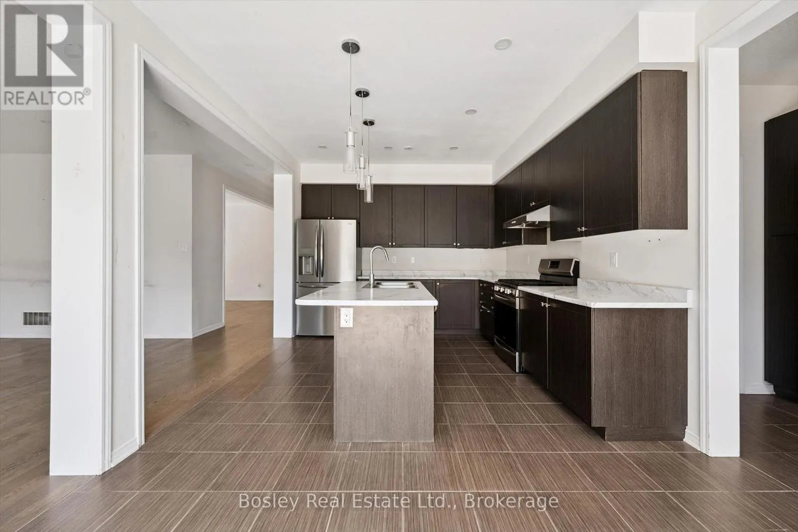 219 DOLMAN STREET W