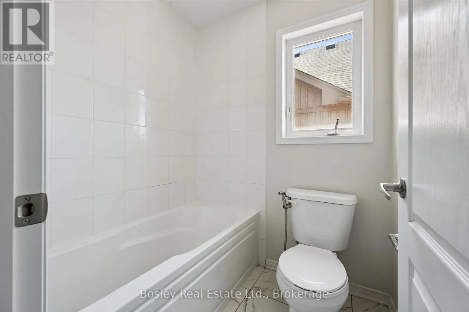 219 DOLMAN STREET W