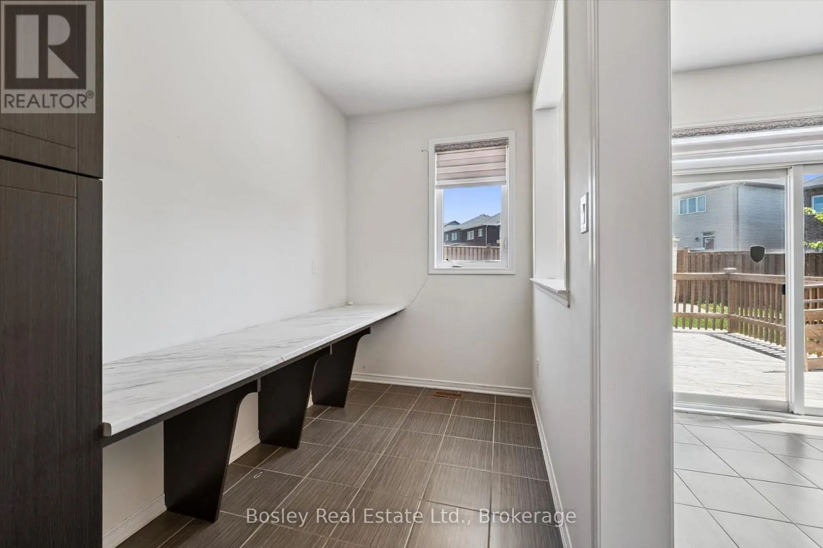 219 DOLMAN STREET W