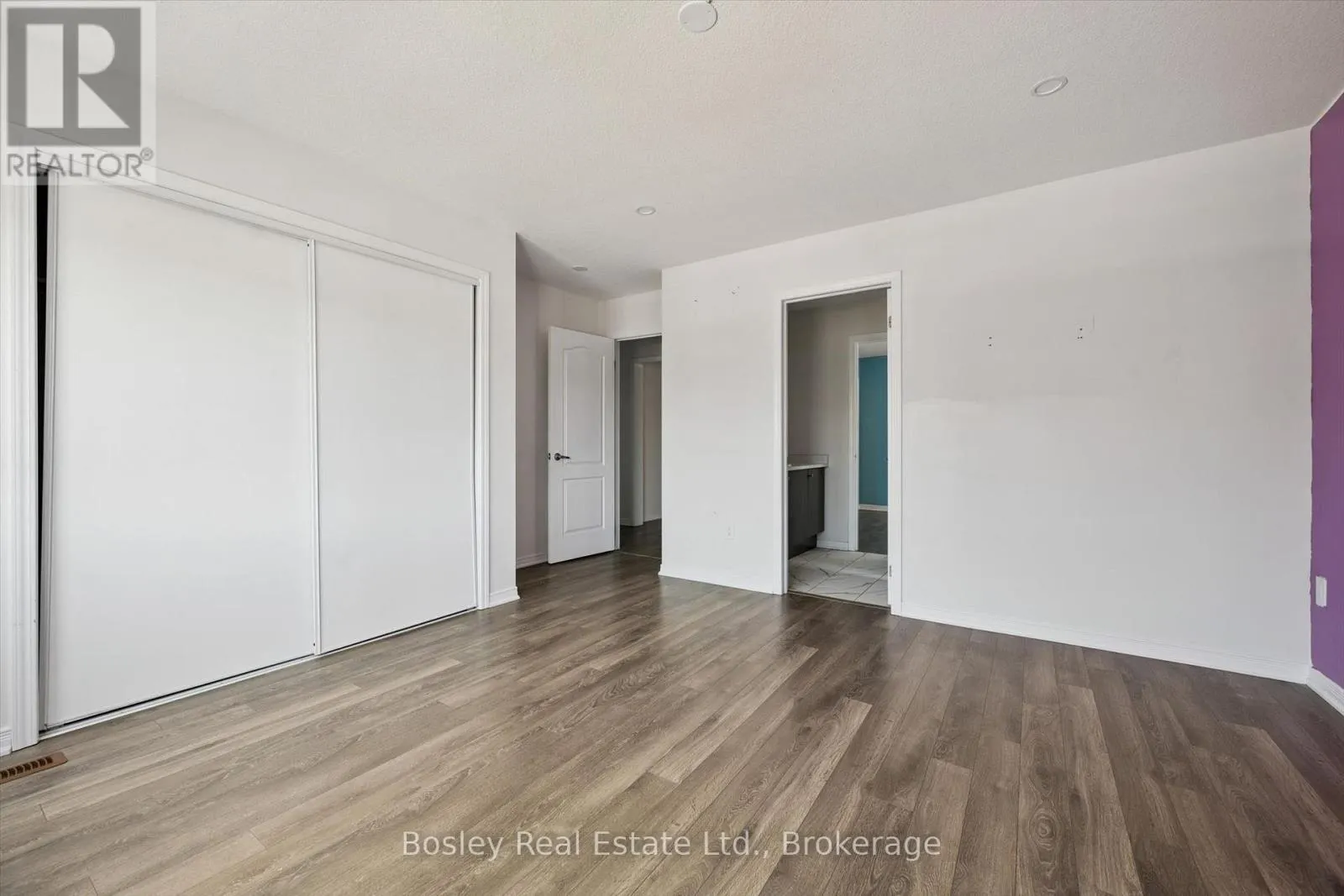219 DOLMAN STREET W