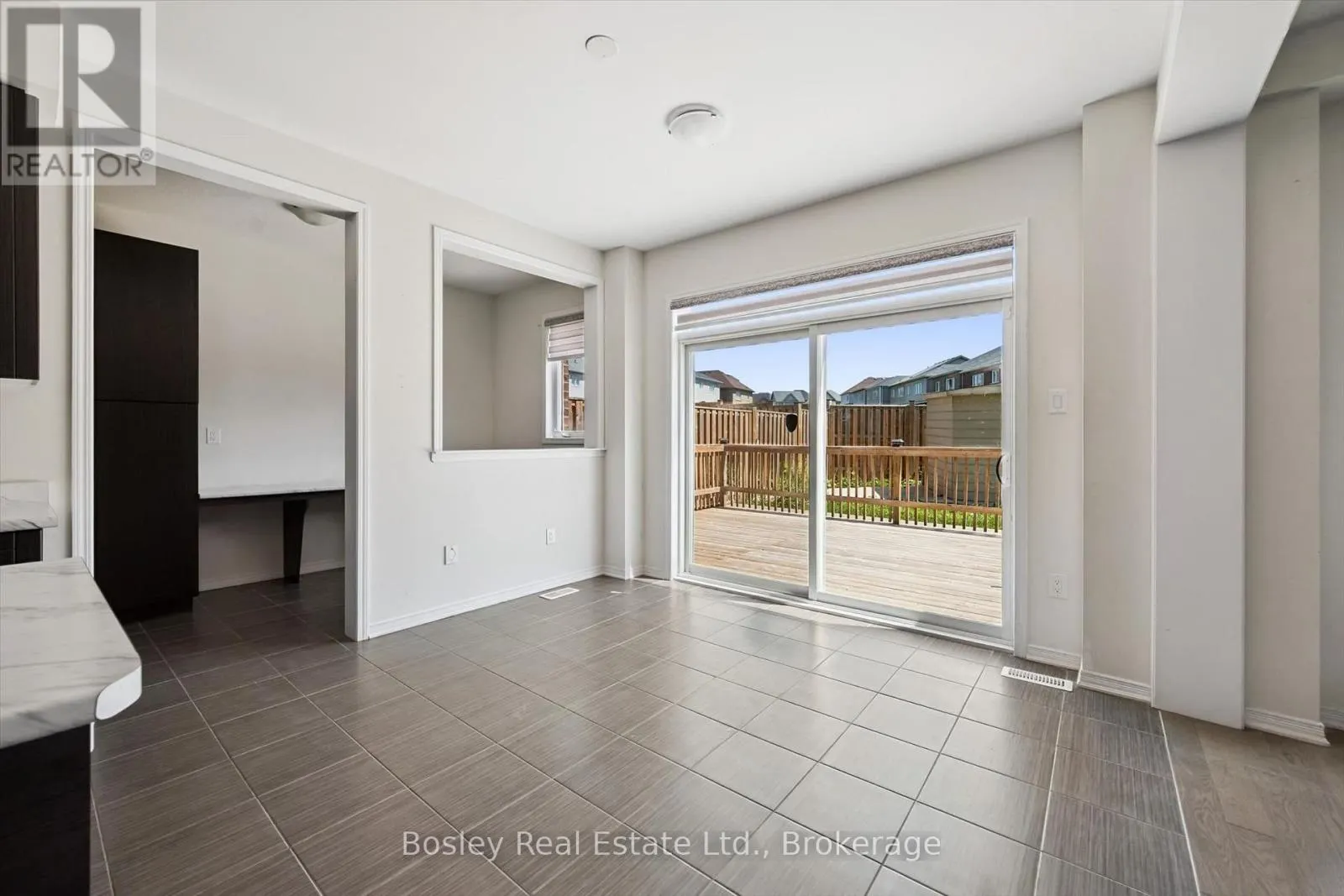 219 DOLMAN STREET W