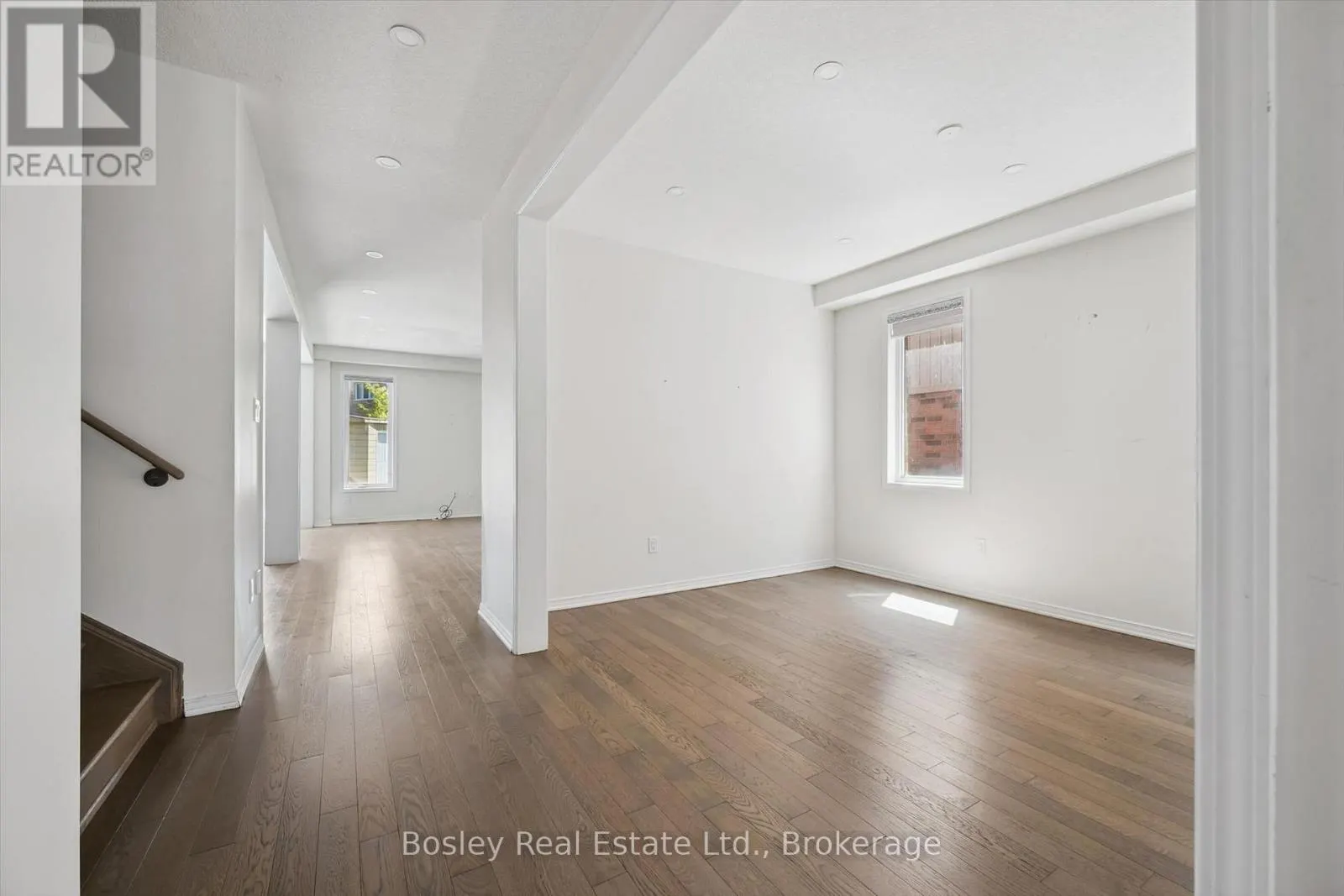 219 DOLMAN STREET W