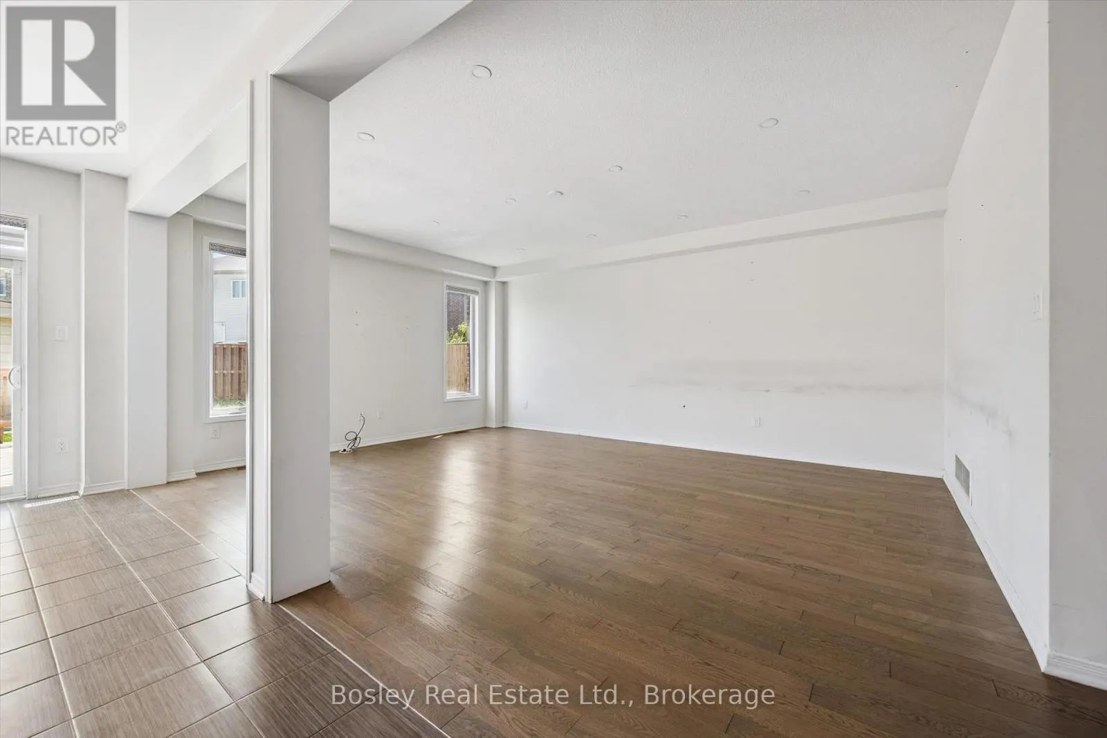 219 DOLMAN STREET W