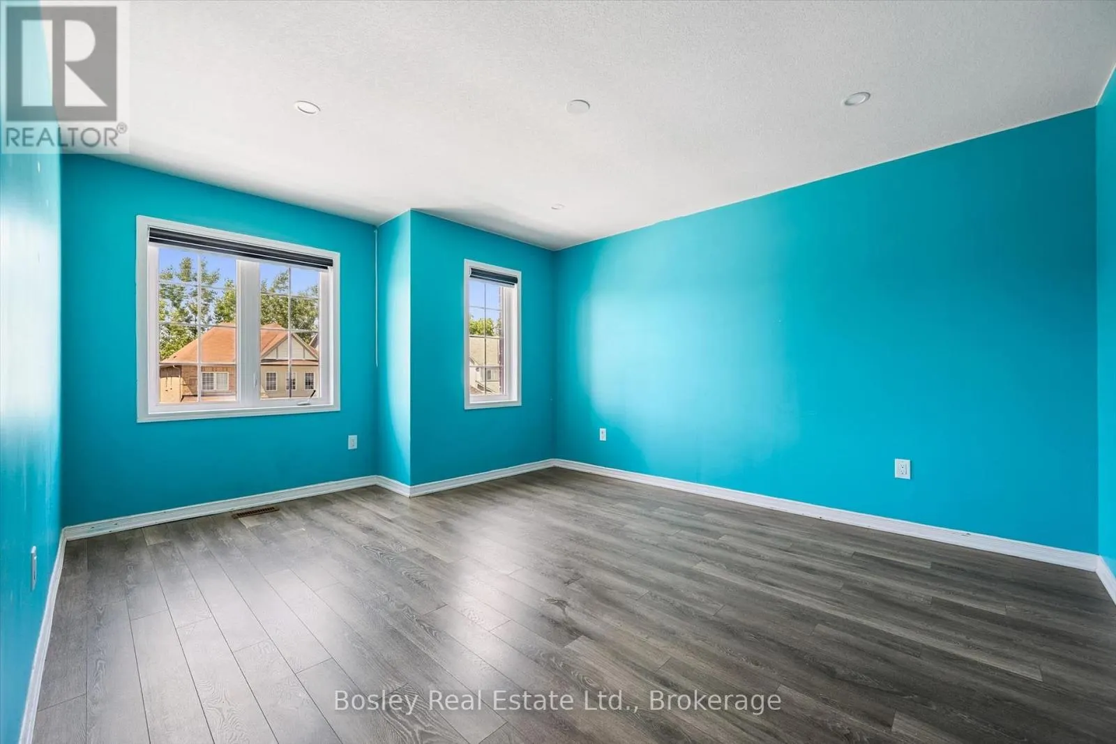 219 DOLMAN STREET W