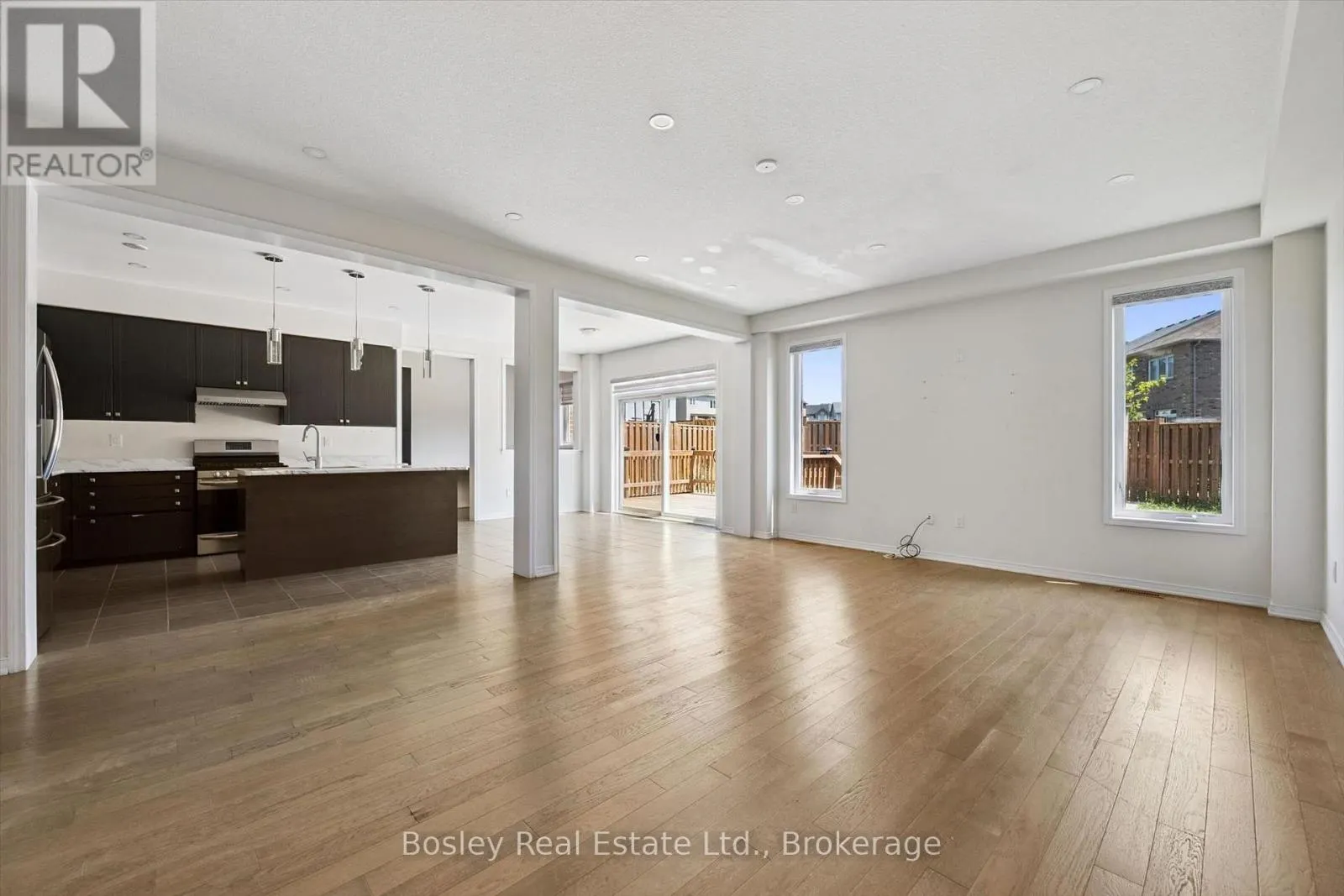 219 DOLMAN STREET W