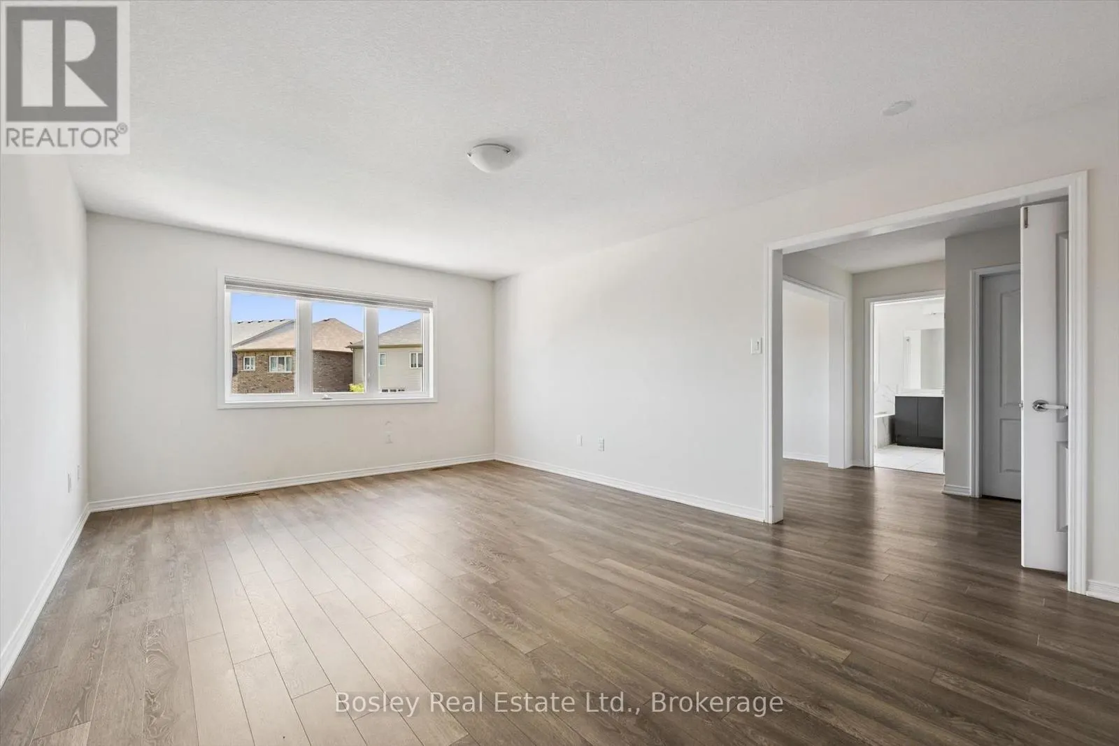 219 DOLMAN STREET W