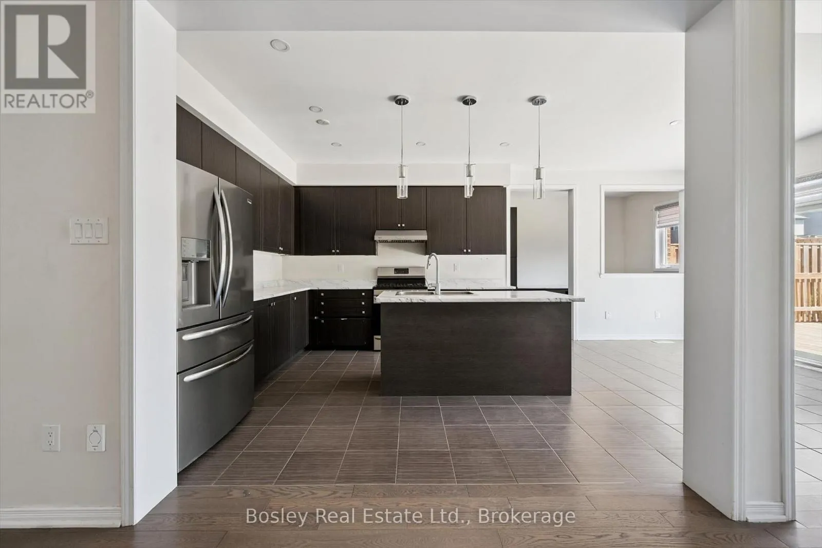 219 DOLMAN STREET W