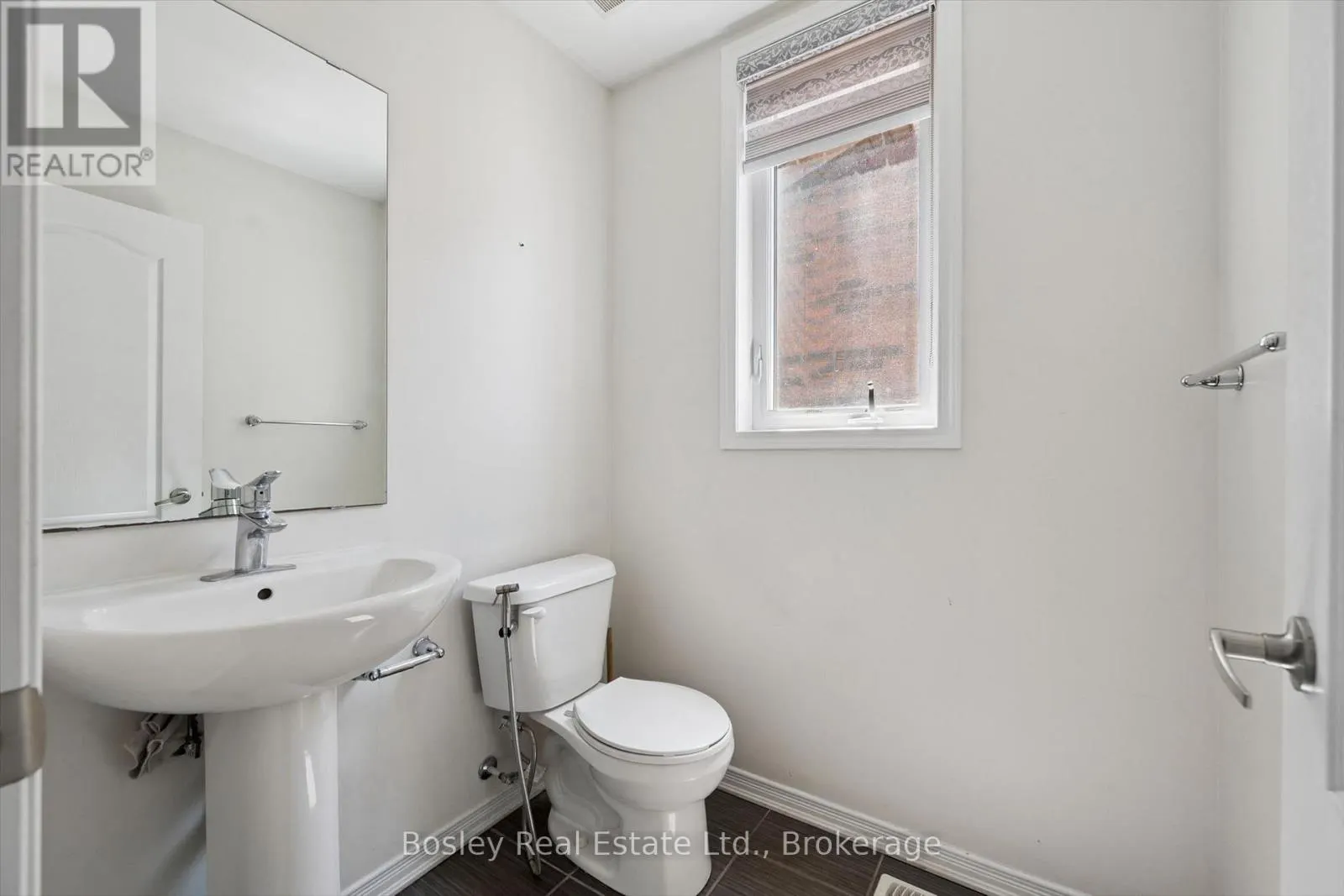 219 DOLMAN STREET W