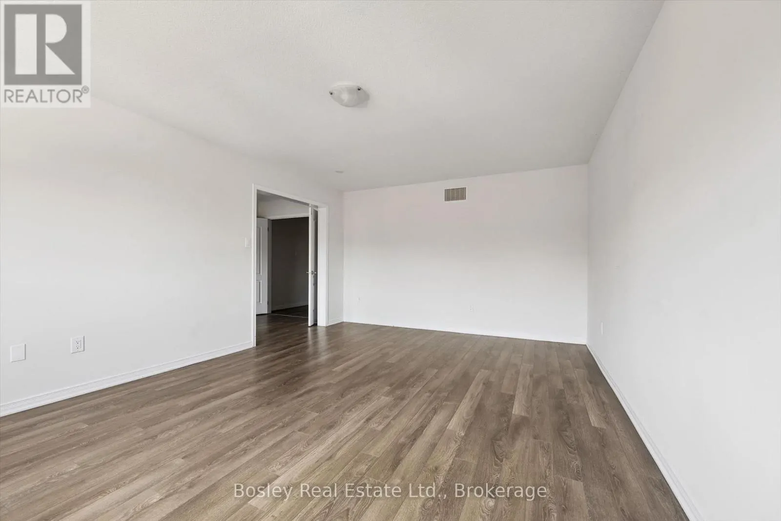 219 DOLMAN STREET W