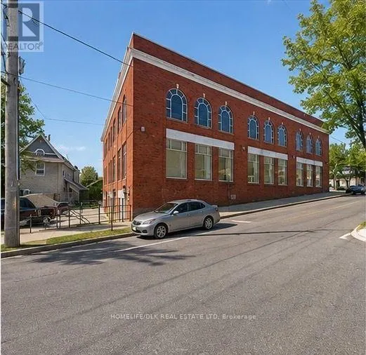 301 - 133 KING STREET W