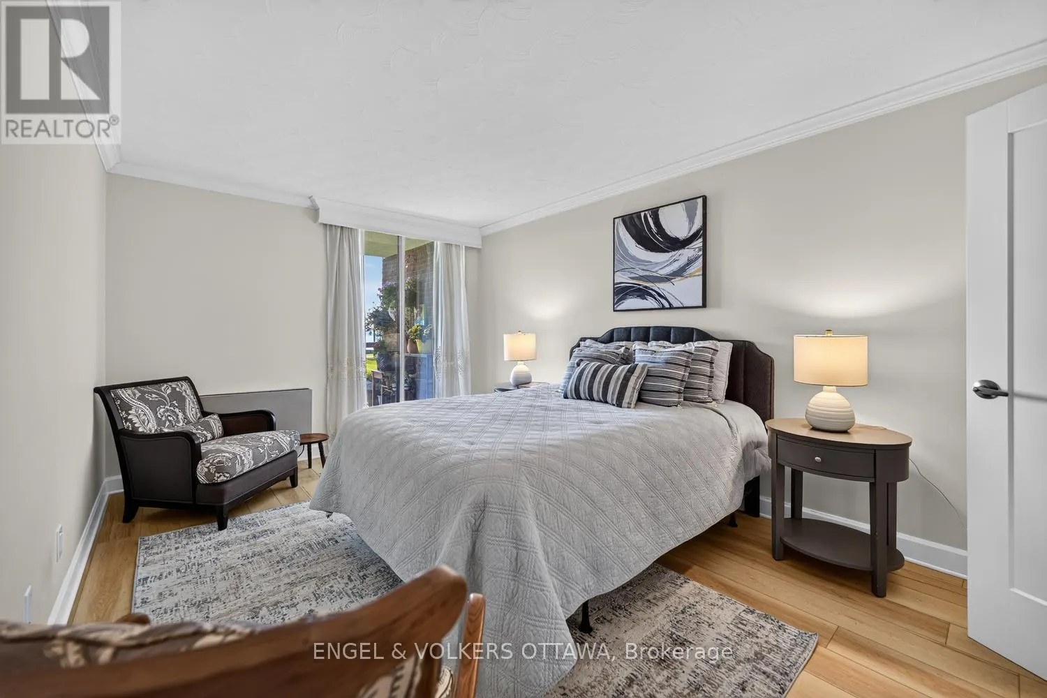 110 - 55 WATER STREET E