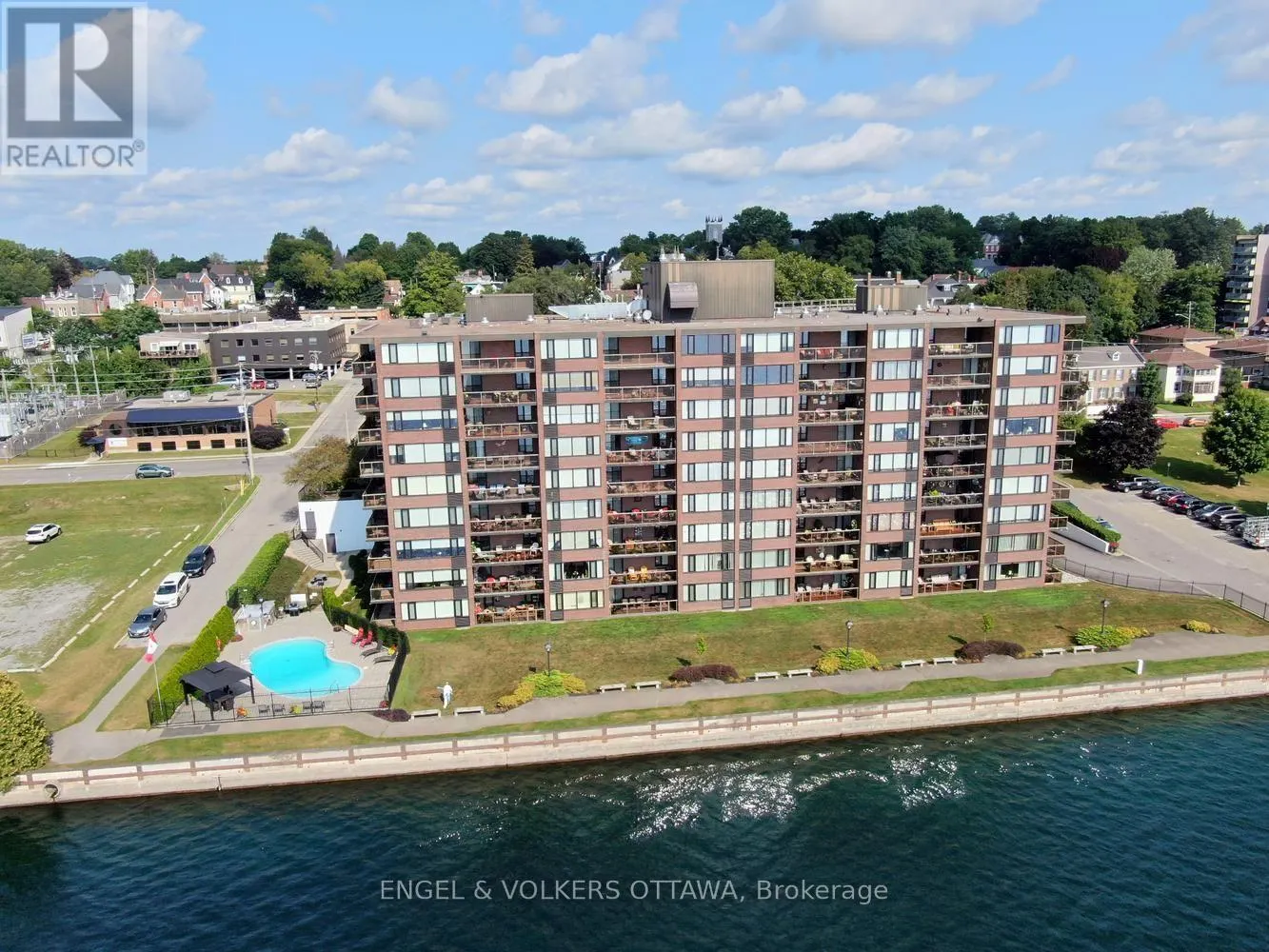 110 - 55 WATER STREET E