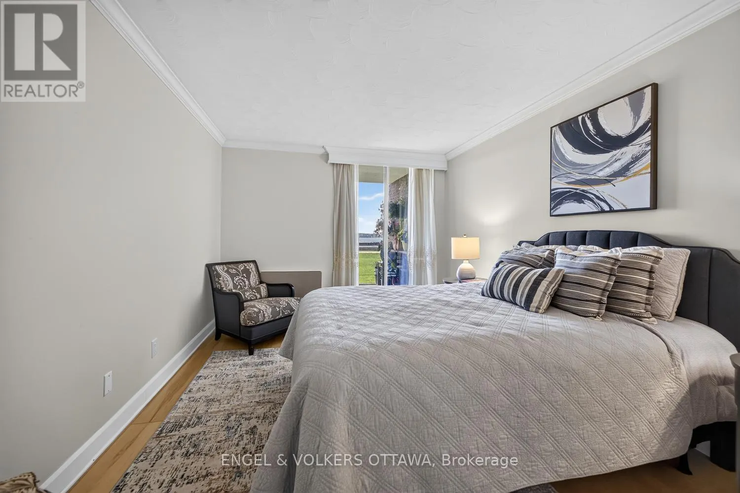 110 - 55 WATER STREET E