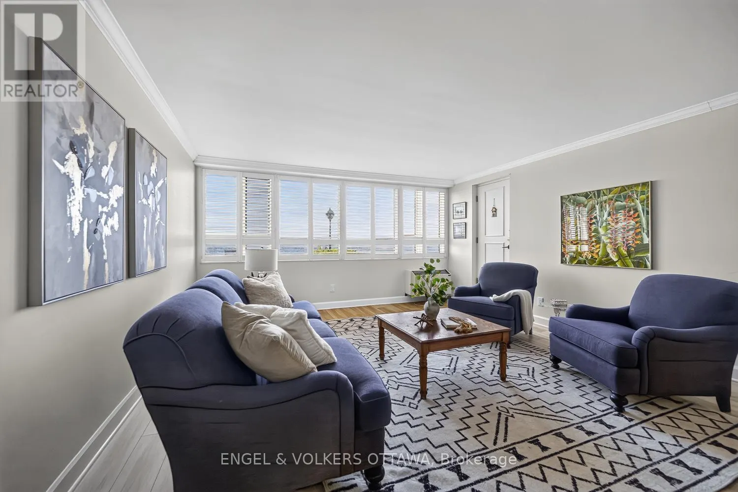 110 - 55 WATER STREET E