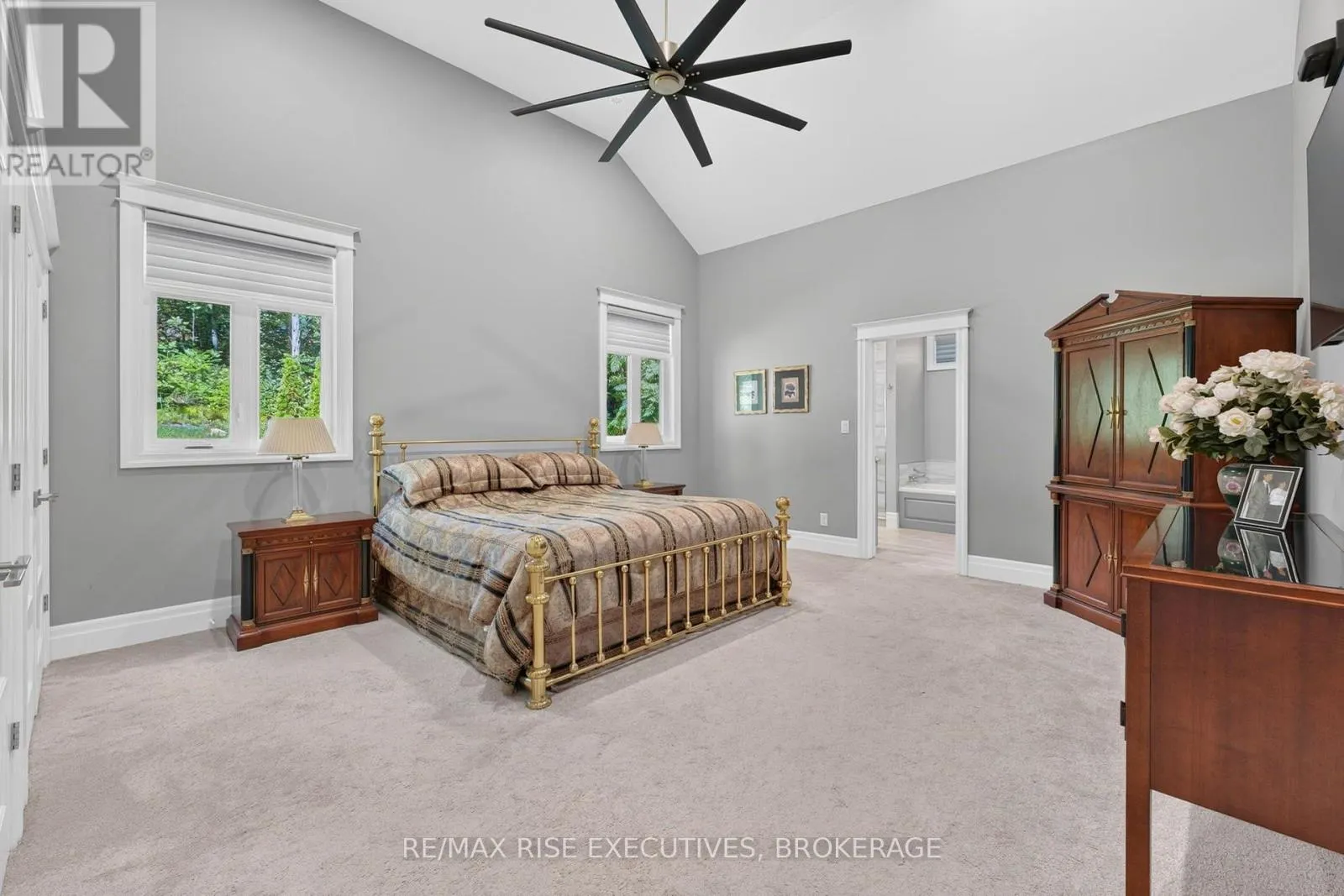 4 HEADLANDS WAY