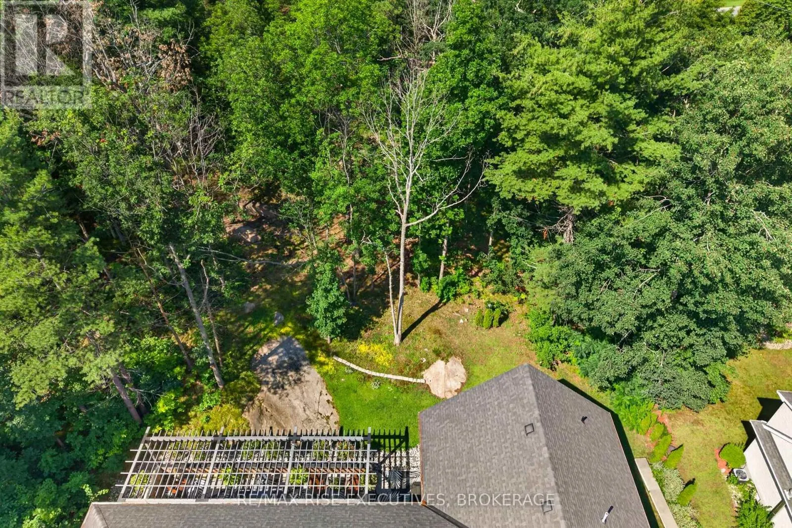 4 HEADLANDS WAY