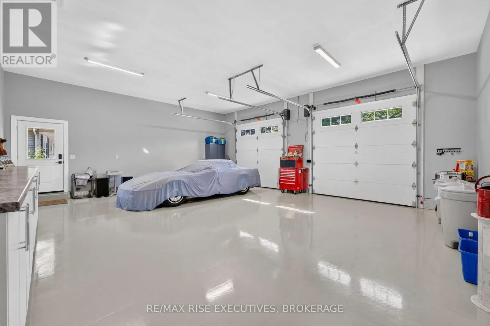 4 HEADLANDS WAY