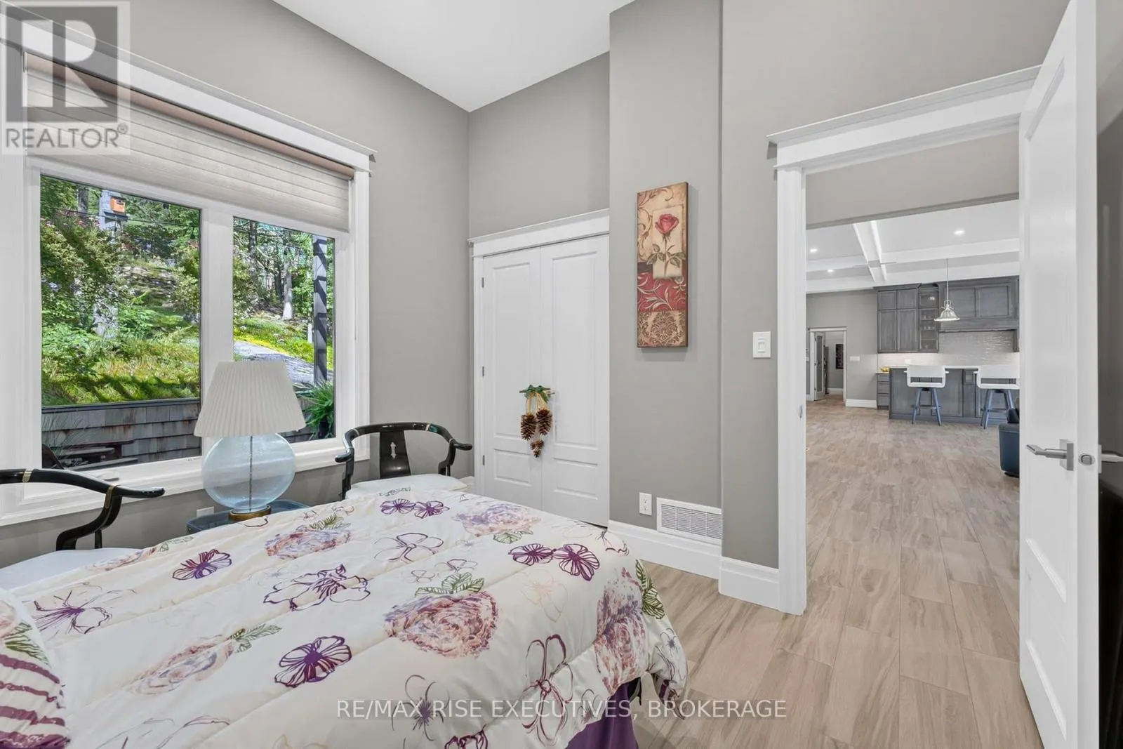 4 HEADLANDS WAY