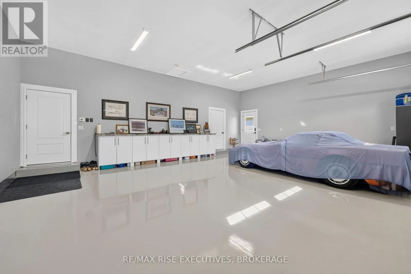 4 HEADLANDS WAY