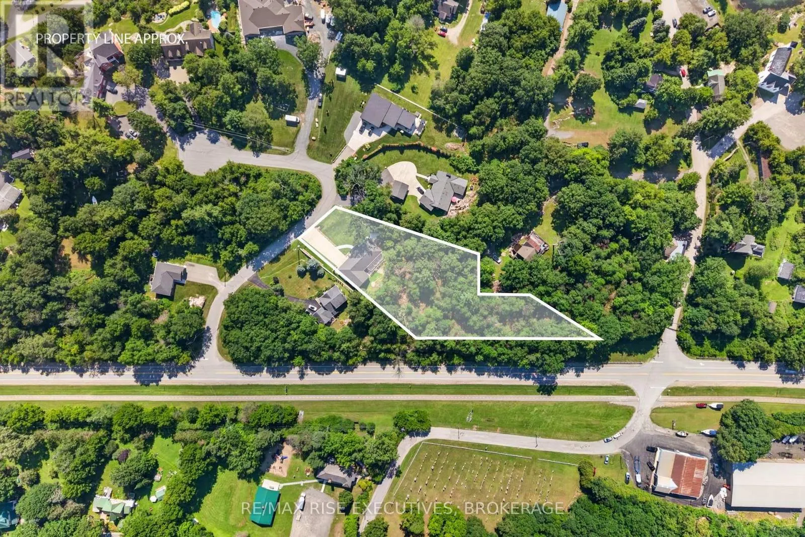 4 HEADLANDS WAY