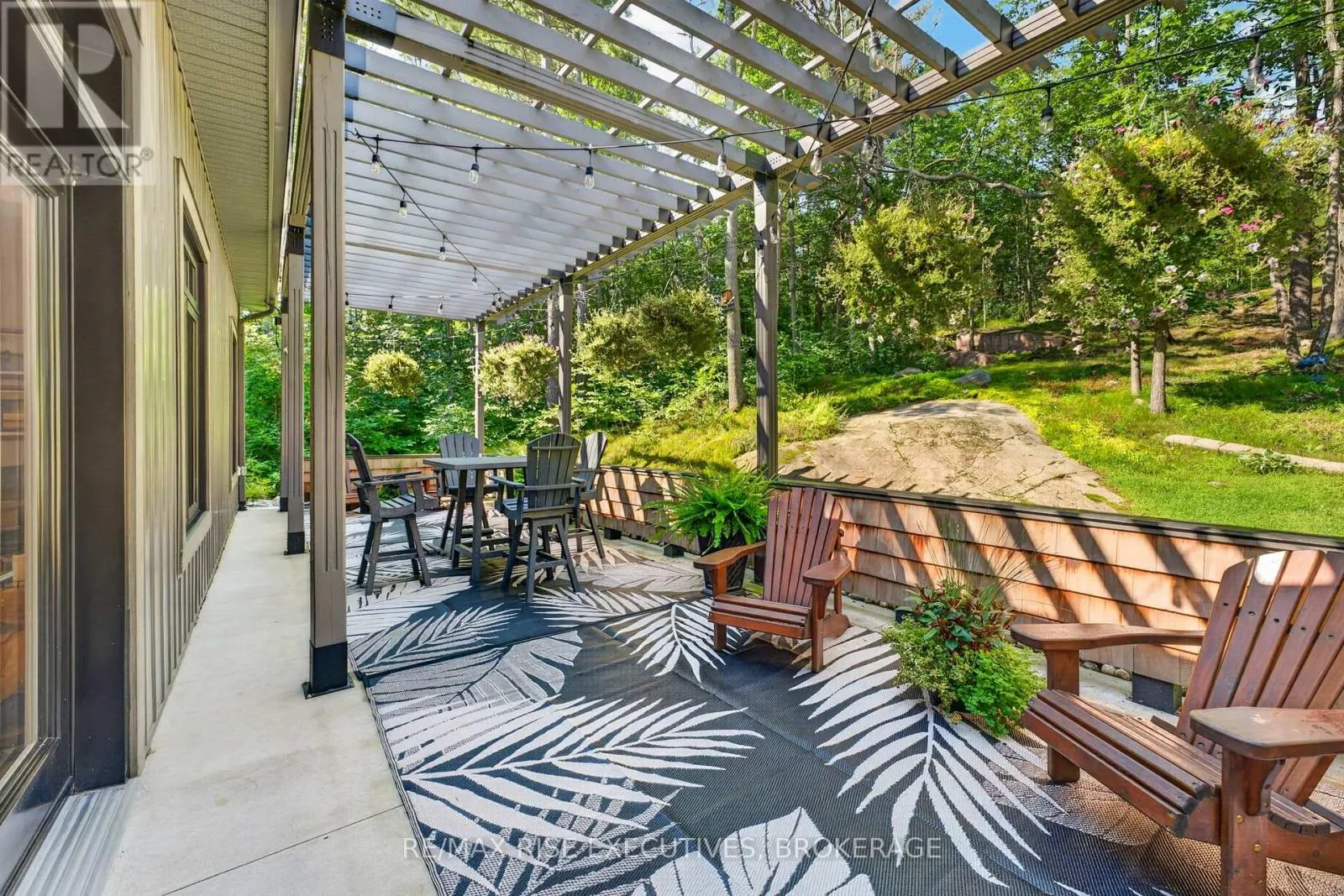 4 HEADLANDS WAY