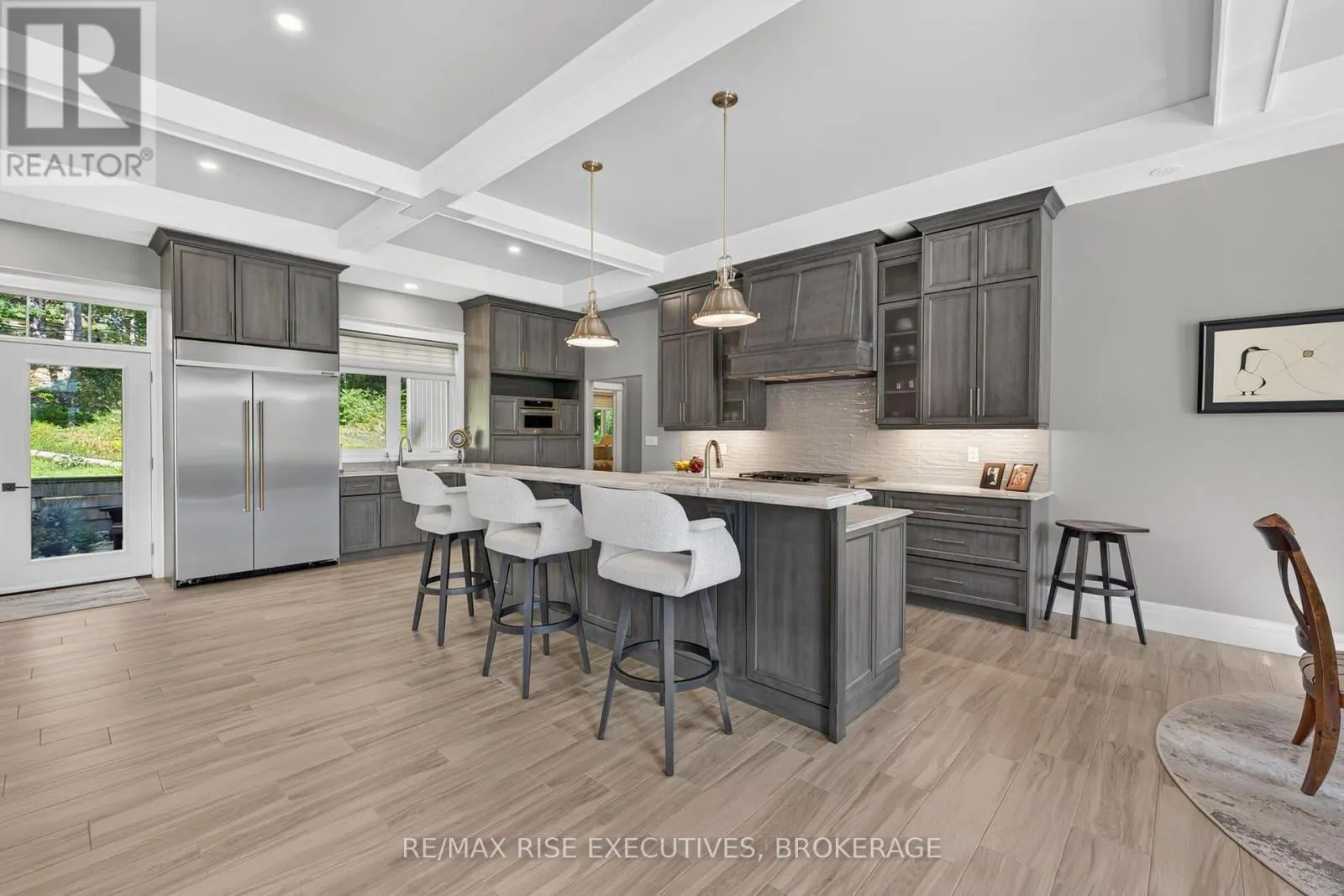 4 HEADLANDS WAY