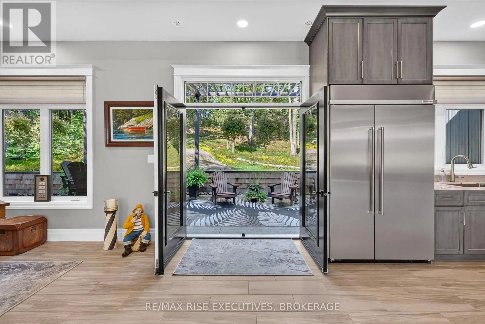 4 HEADLANDS WAY