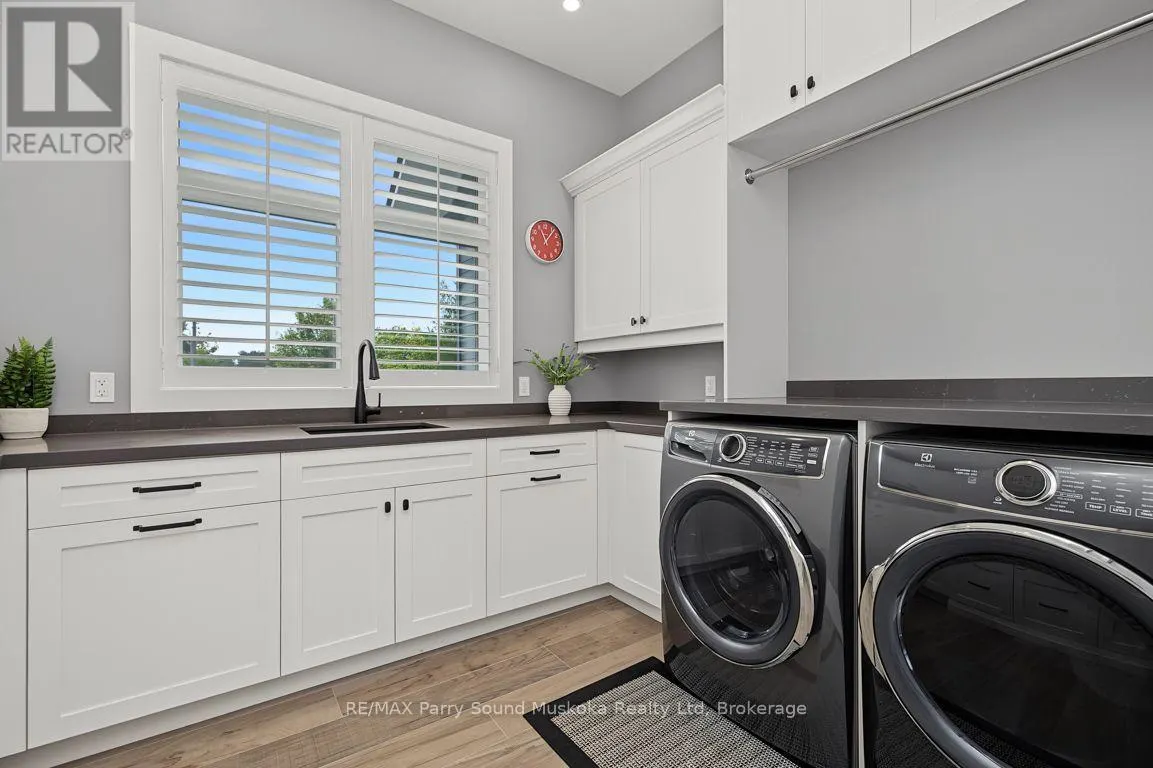 19 BEARS PAW