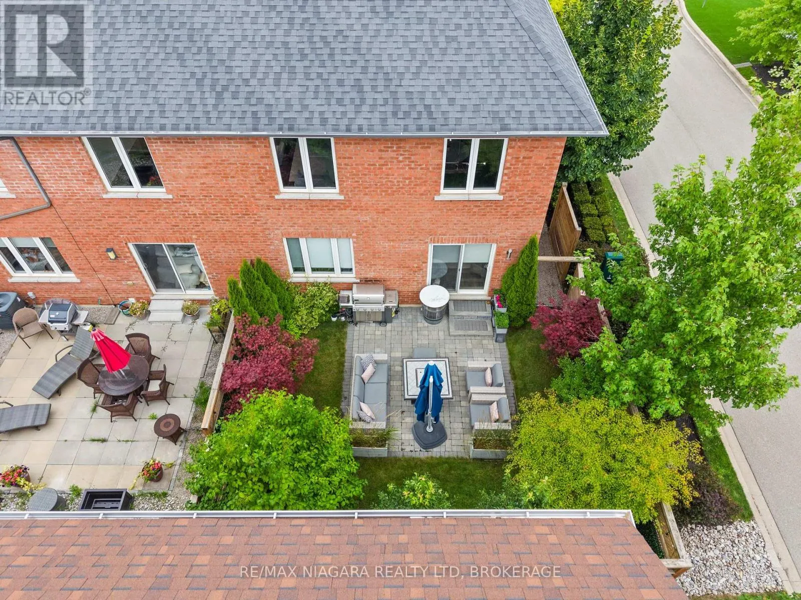 130 JOHN STREET W