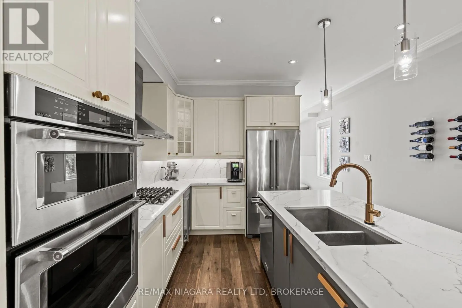 130 JOHN STREET W
