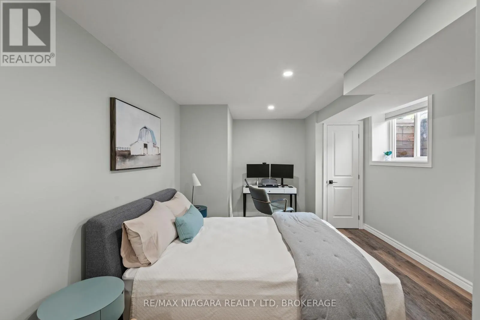 130 JOHN STREET W