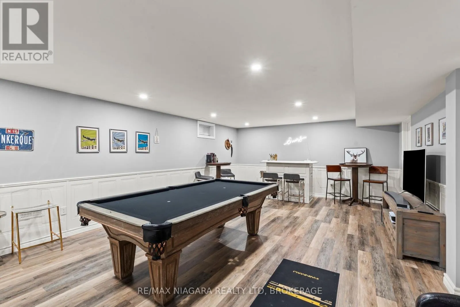 130 JOHN STREET W