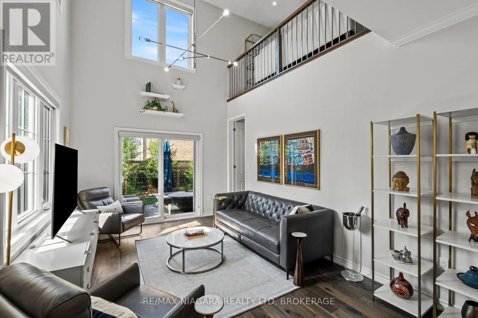 130 JOHN STREET W