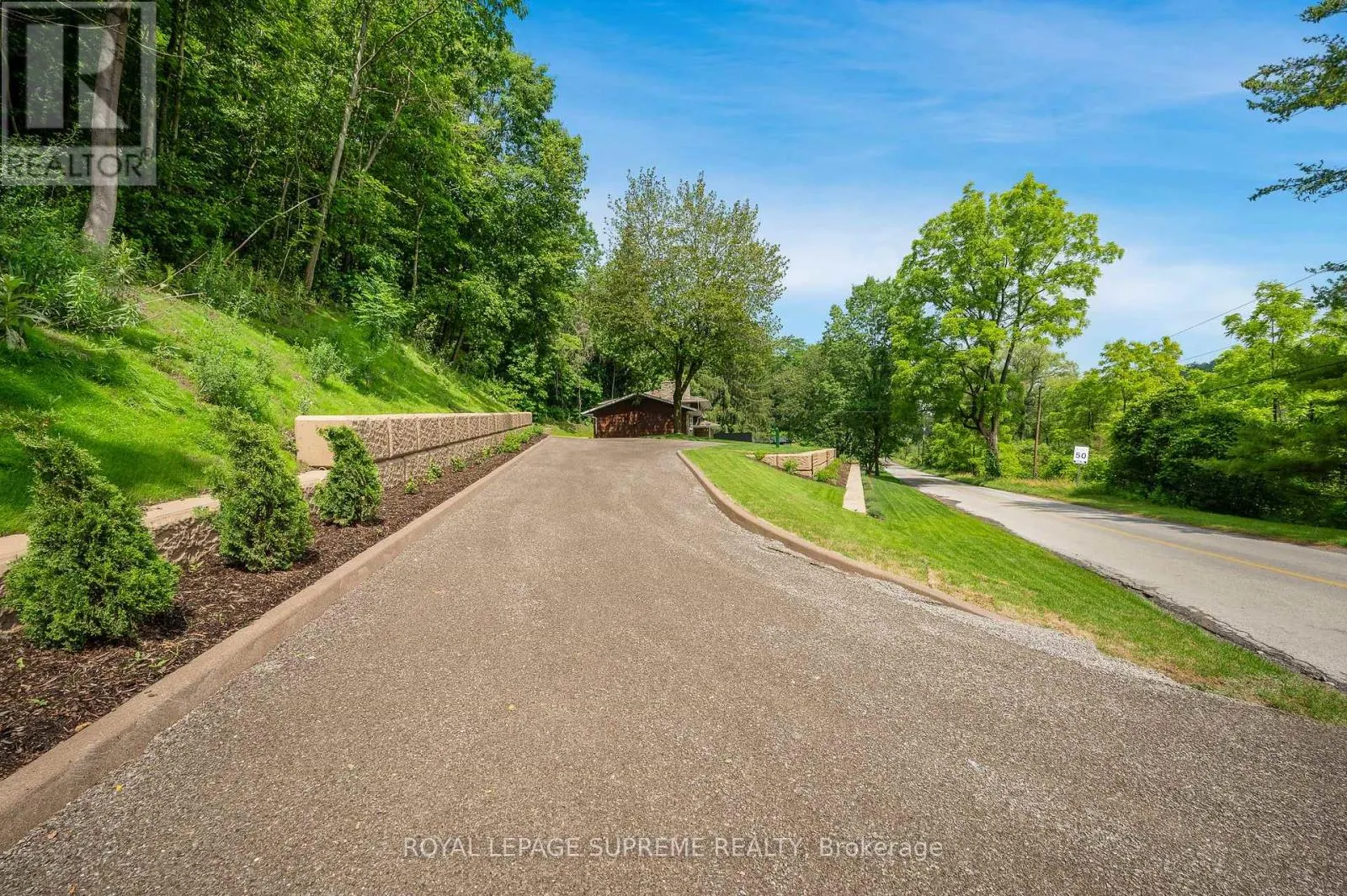 2035 HOLLOW ROAD